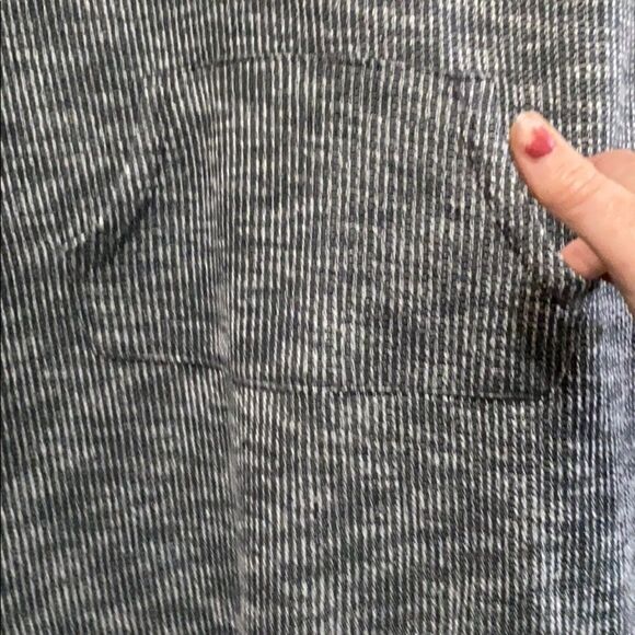 Inspired Hearts Sweater large - Picture 3 of 8